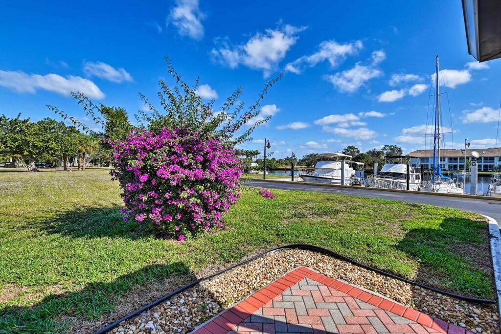 شقة Marina Getaway On The Water! North North Naples المظهر الخارجي الصورة