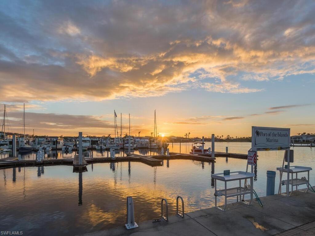 شقة Marina Getaway On The Water! North North Naples المظهر الخارجي الصورة