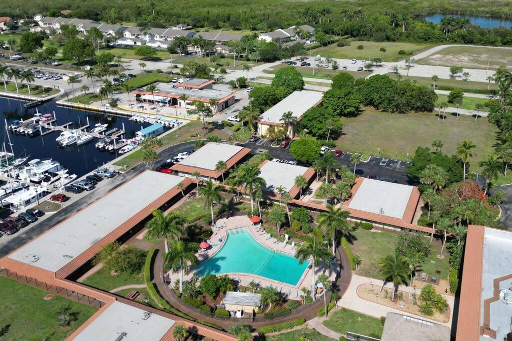 شقة Marina Getaway On The Water! North North Naples المظهر الخارجي الصورة